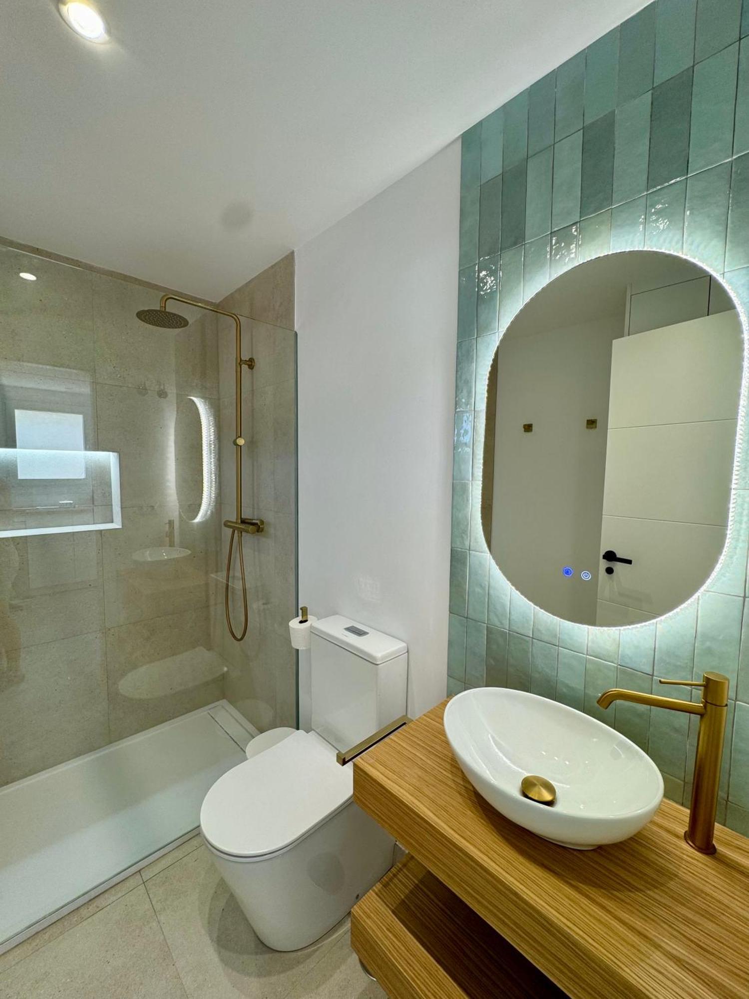 Sunnypalms - Beachfront Penthouse With Stunning Sea View Estepona Ngoại thất bức ảnh