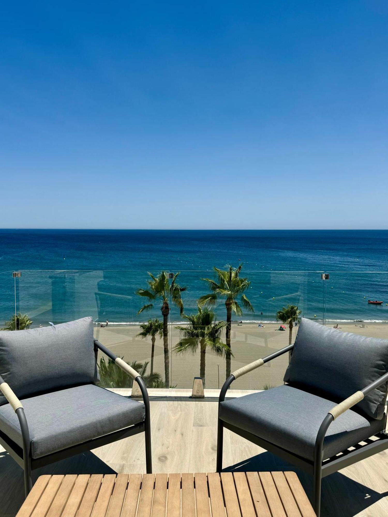 Sunnypalms - Beachfront Penthouse With Stunning Sea View Estepona Ngoại thất bức ảnh