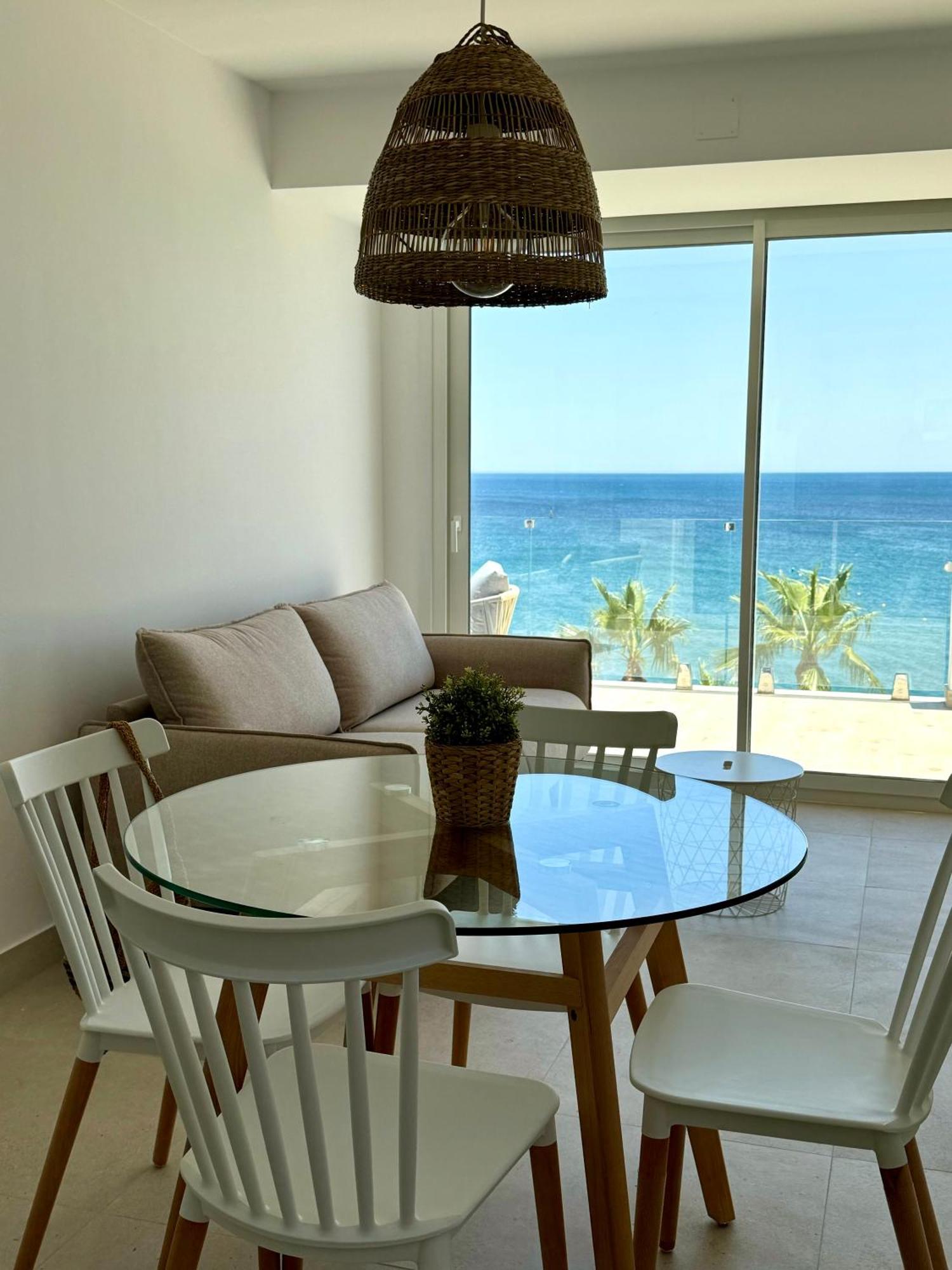 Sunnypalms - Beachfront Penthouse With Stunning Sea View Estepona Ngoại thất bức ảnh