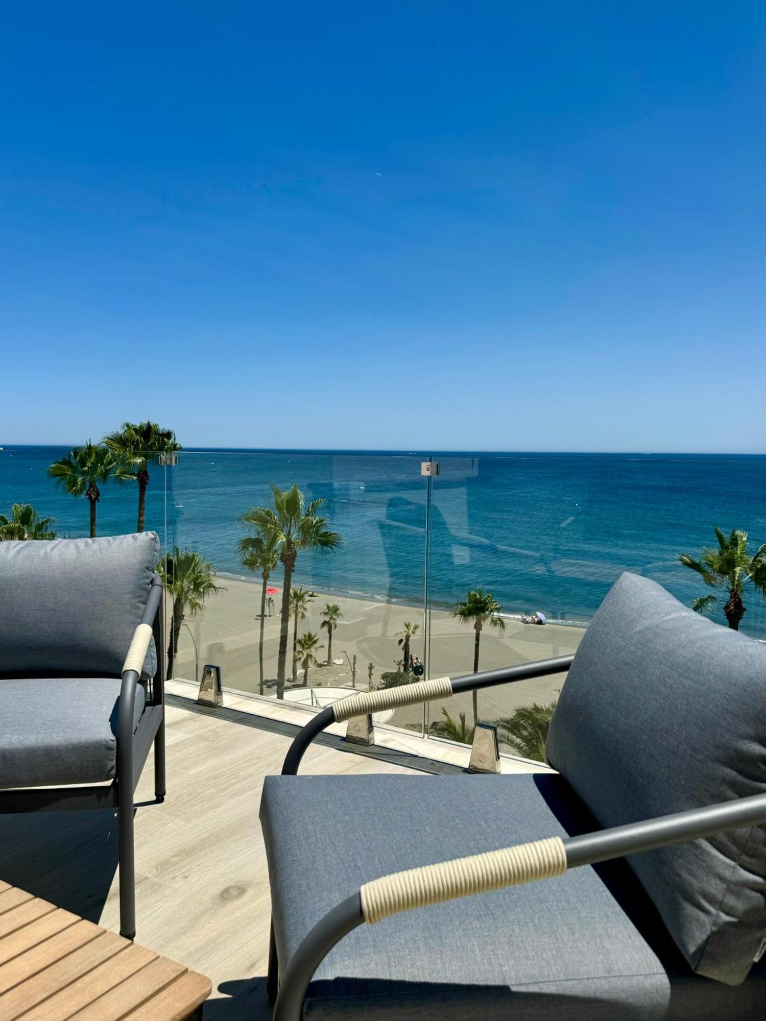 Sunnypalms - Beachfront Penthouse With Stunning Sea View Estepona Ngoại thất bức ảnh
